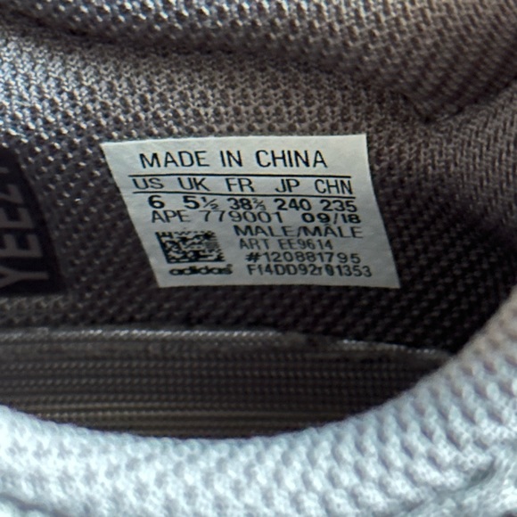 Yeezy boost 700 muave adidas - Picture 4 of 10